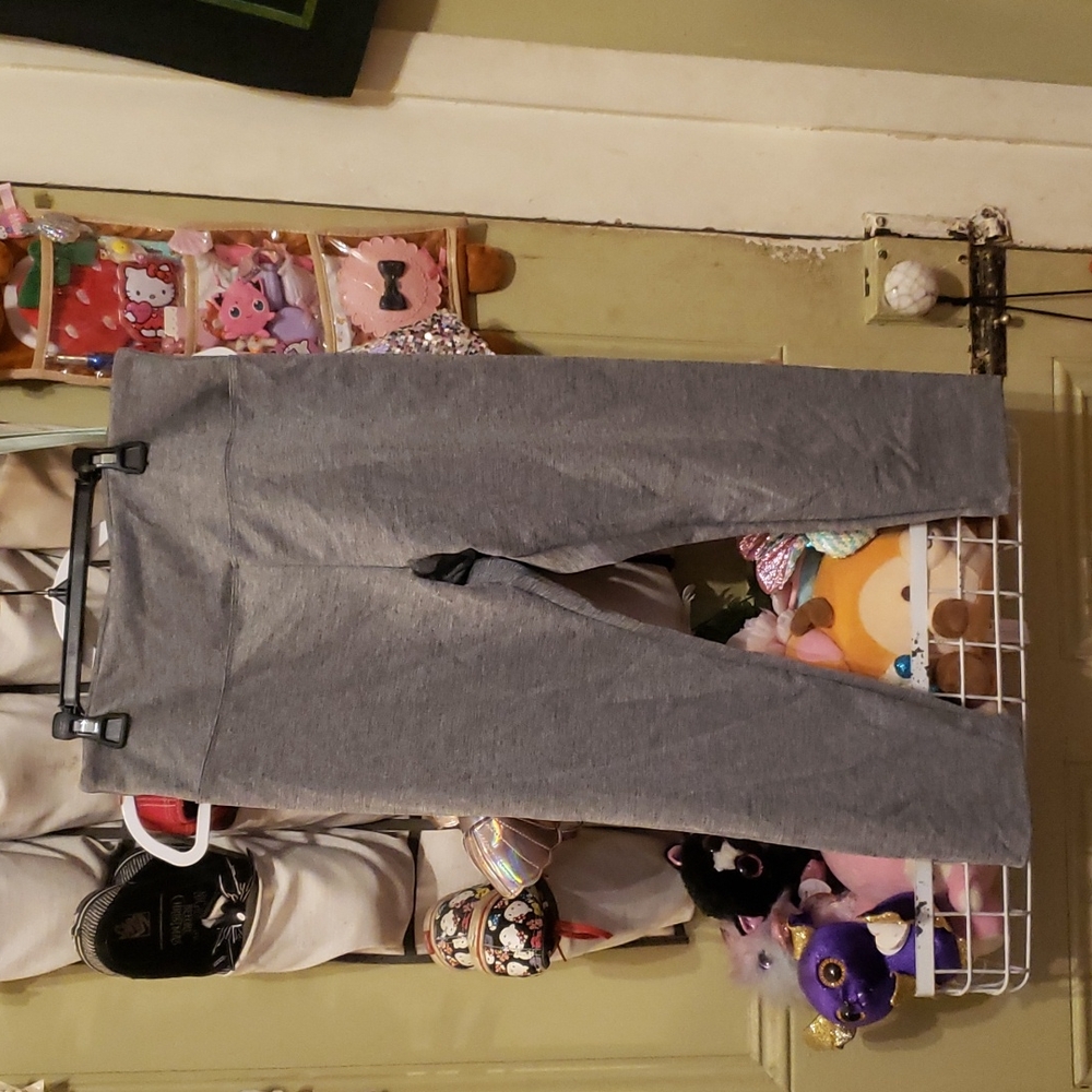 Nwot bally crop leggings size XL